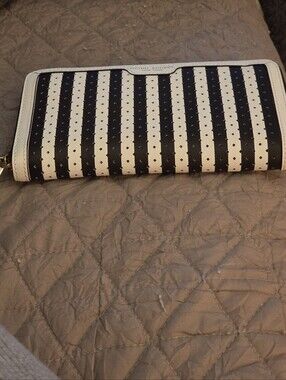 Henri Bendel New York Continental Wallet / BNWT